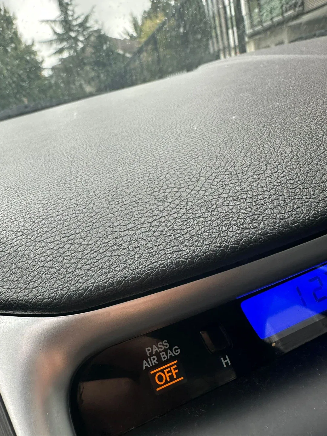 Hyundai Sonata - Silver Sedan image indicator(9)