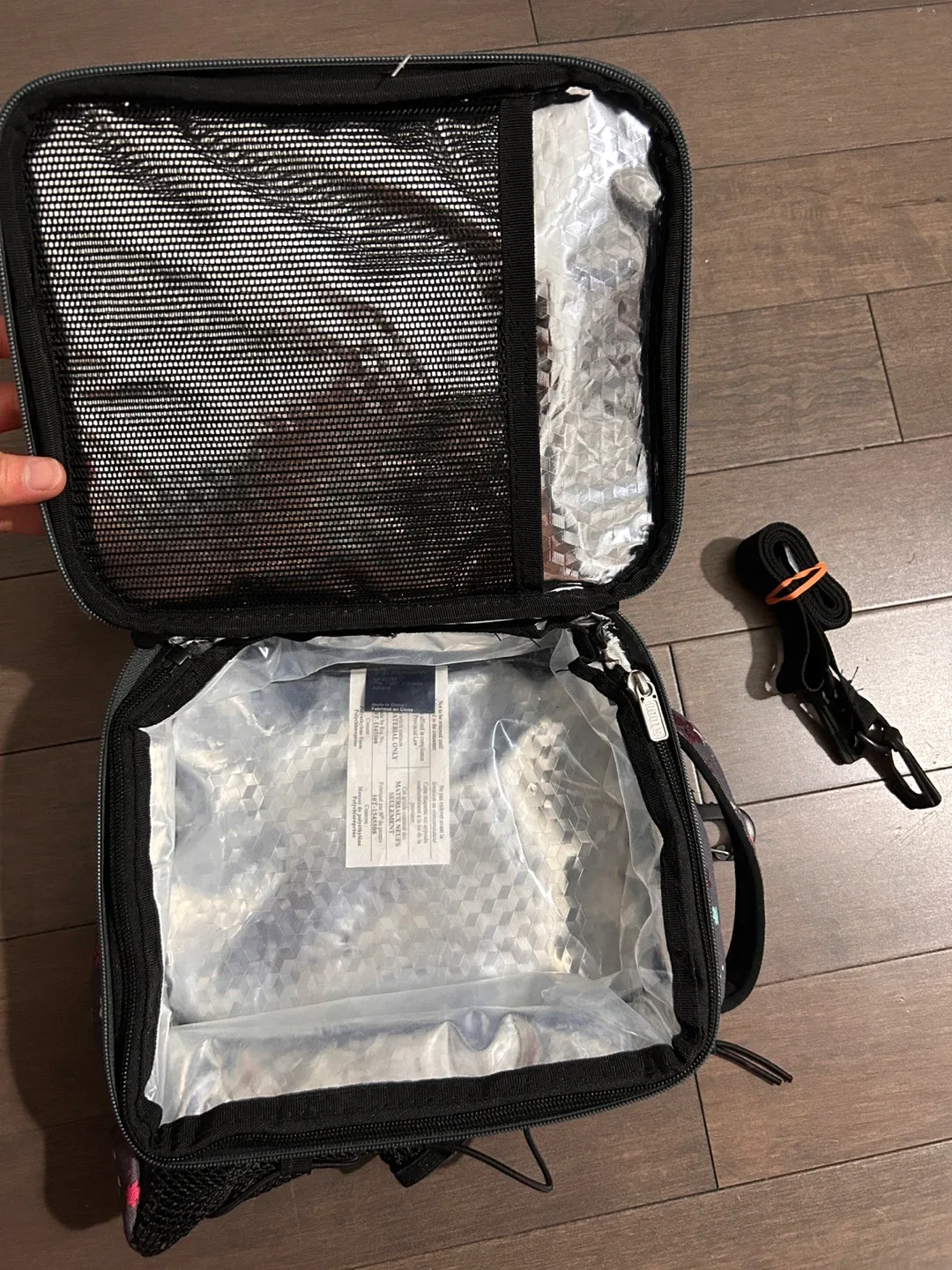 Roots Floral Lunch Bag image indicator(3)