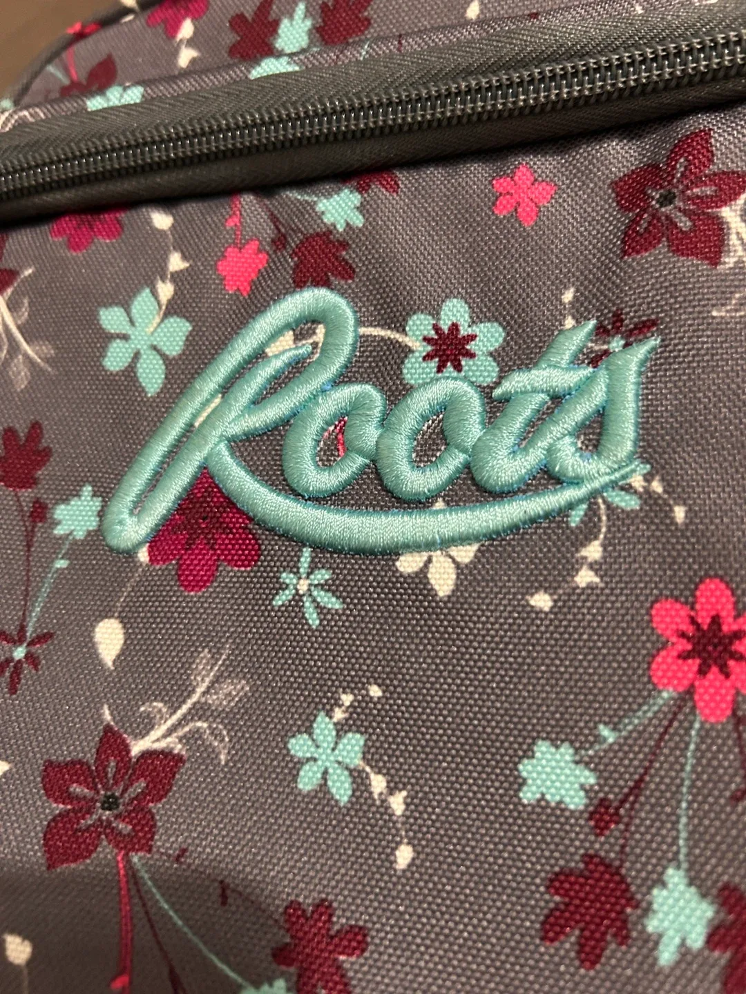 Roots Floral Lunch Bag image indicator(2)