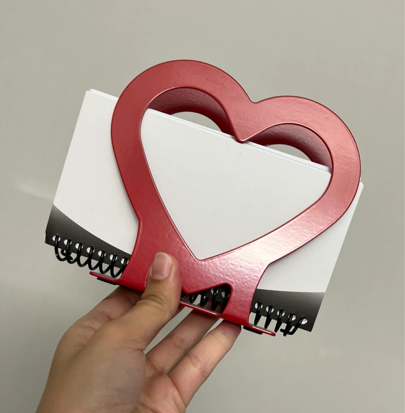 Red Heart-Shaped Memo Holder - photo 2