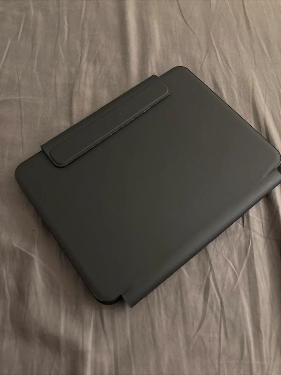 Keyboard case for iPad Pro 11 inch, M4-M5 keyboard image indicator(4)