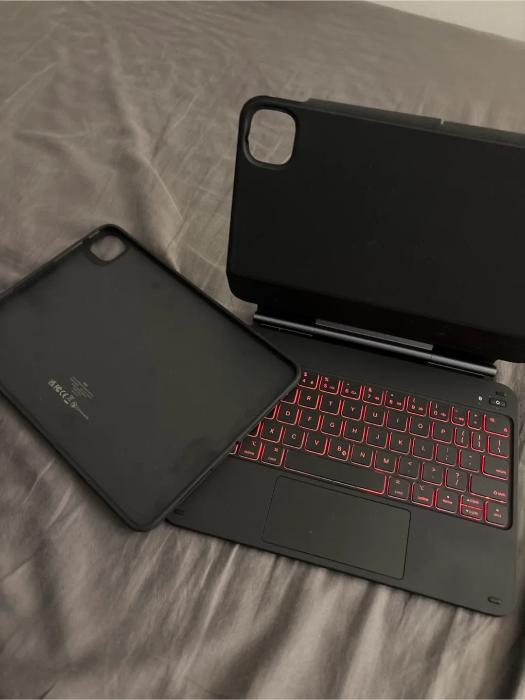 Keyboard case for iPad Pro 11 inch, M4-M5 keyboard image indicator(2)