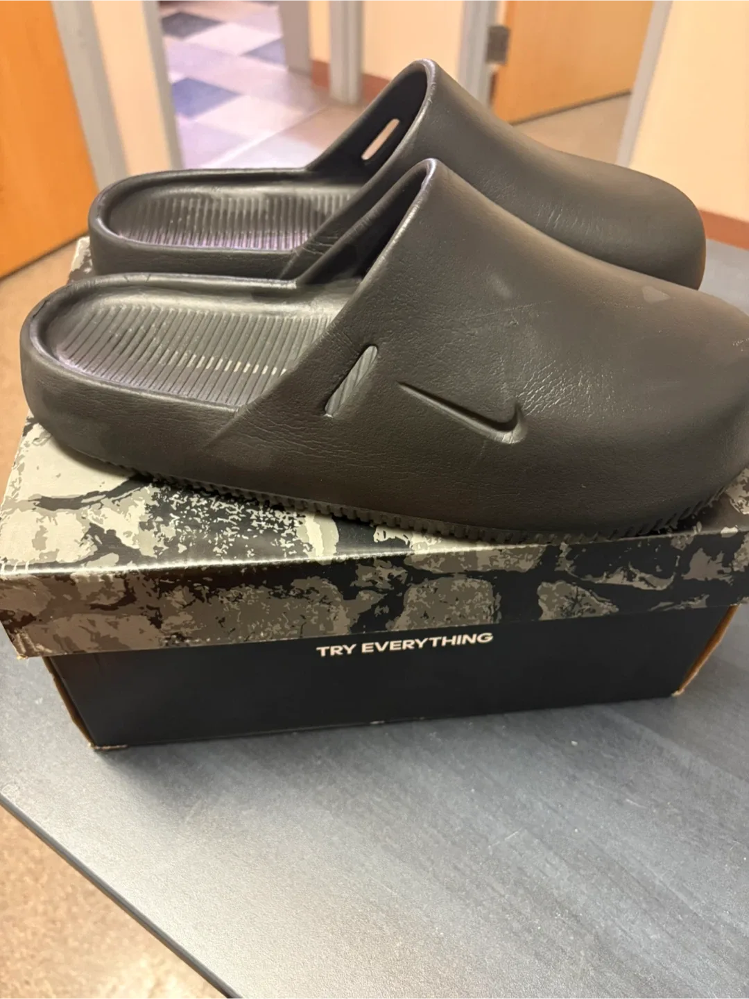 Nike Calm Mules - Size 10 image indicator(2)