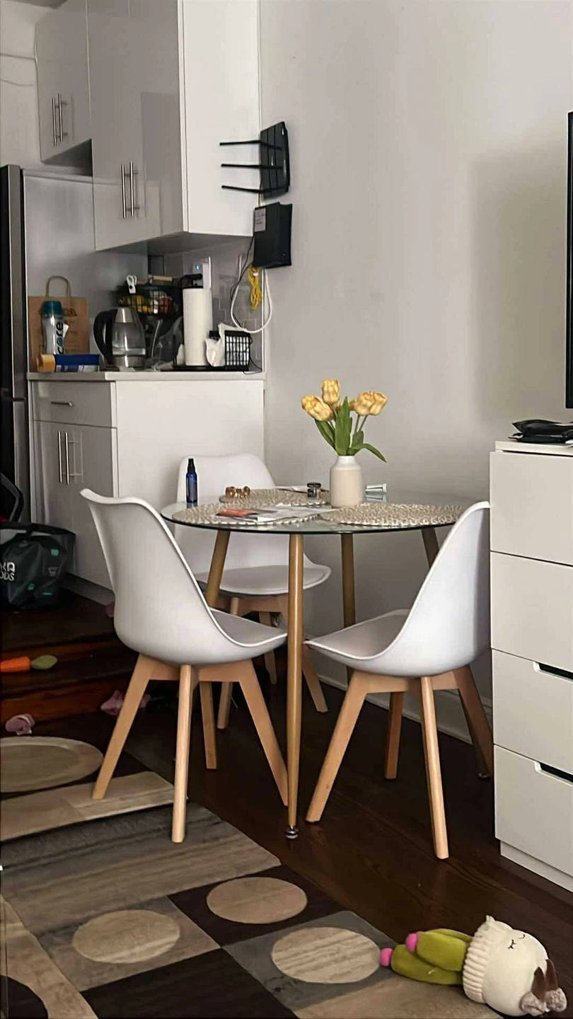 Round Glass Dining Table with 4 White Chairs
