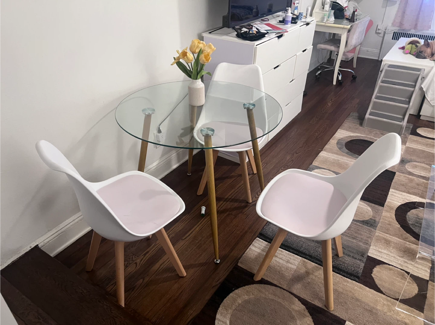 Round Glass Dining Table with 4 White Chairs - photo 3