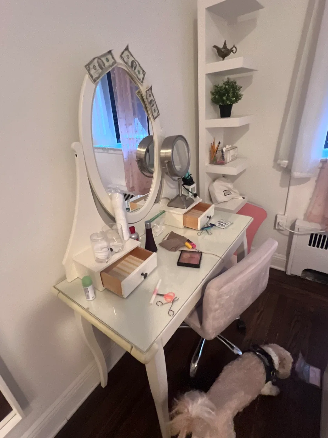 Vanity table with mirror and chair image indicator(5)
