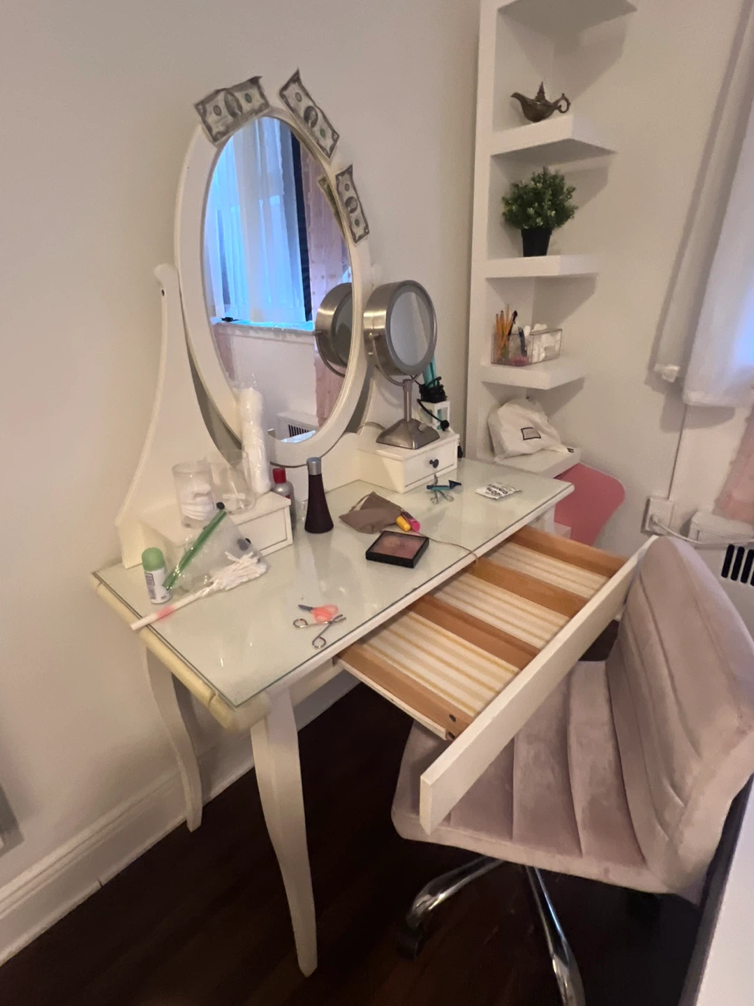 Vanity table with mirror and chair - photo 2