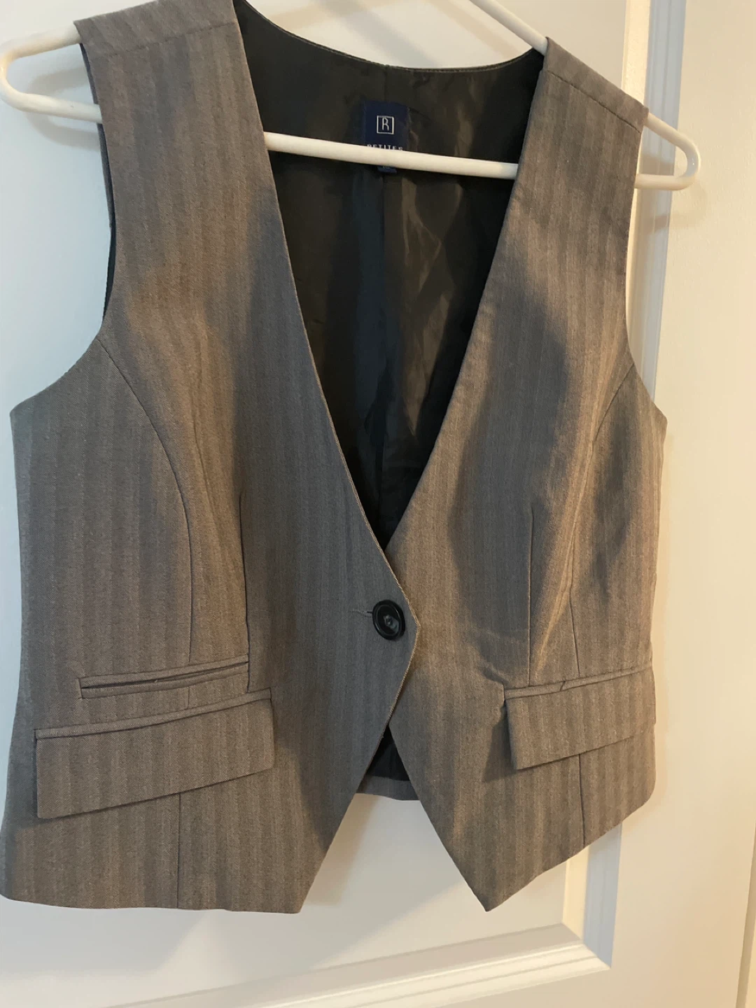 Reitmans Petites Vest - Size 10 like new - photo 4