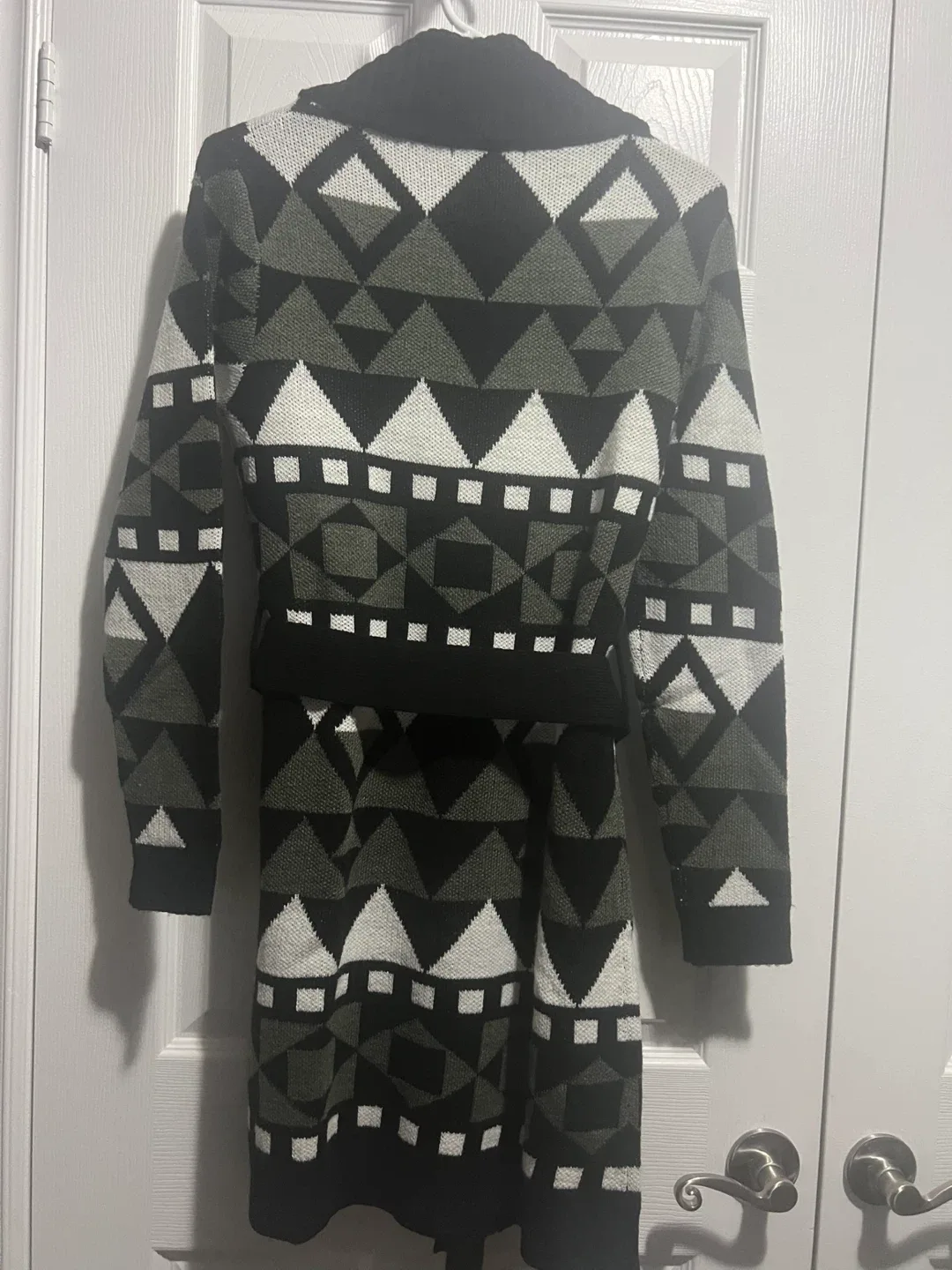 Geometric Pattern Cardigan - Black, White, Olive Green image indicator(8)