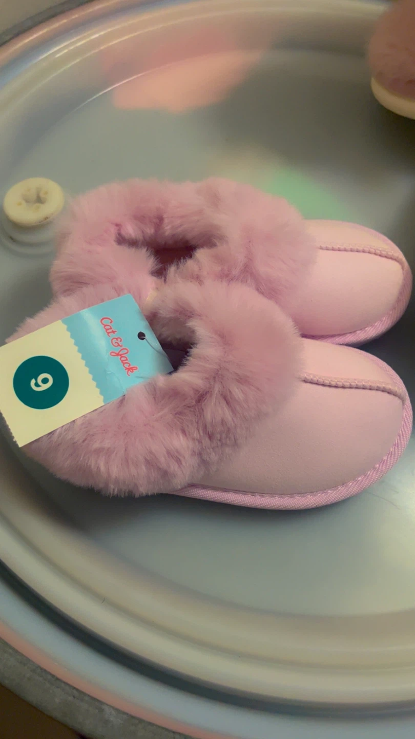 Pink Faux Fur Slippers - Size 6 - photo 2