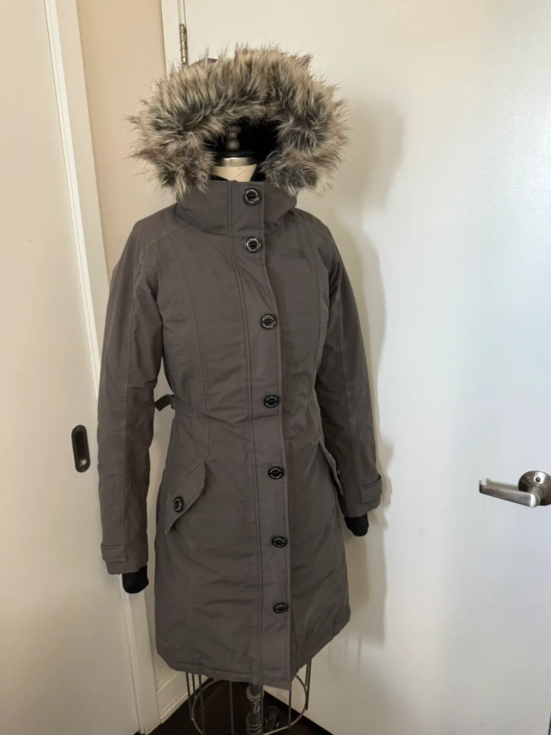 Ladies The North Face Size XS Winter Coat - Like New thumbnail