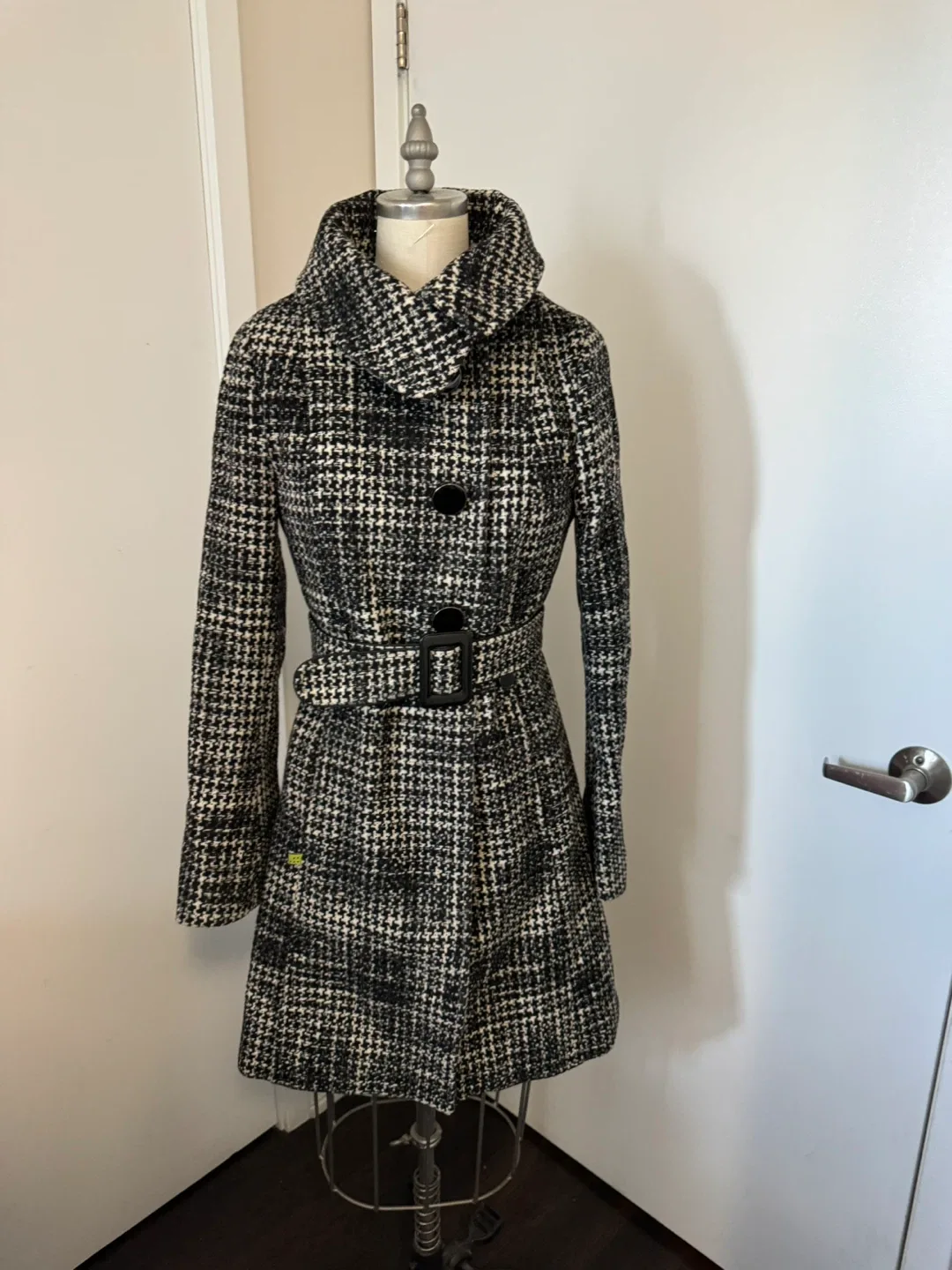Stunning Ladies Size Small Coat purchased at Saks or Holt R thumbnail