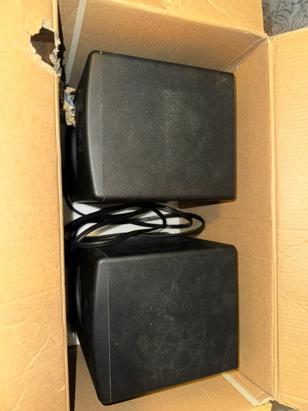 ERIS E3.5 Speakers image indicator(2)