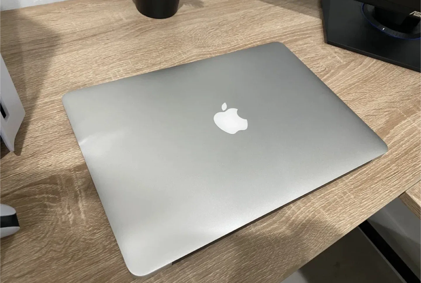 Apple Macbook Air 2018 image indicator(2)