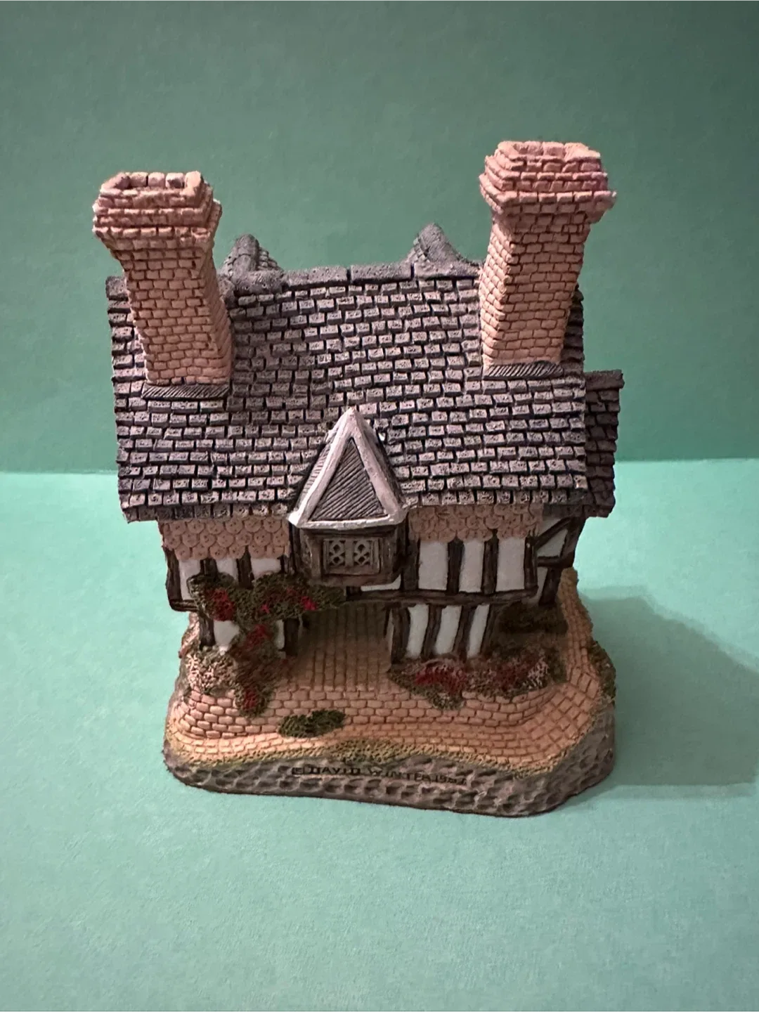 David Winter The Midlands Collection Gunsmiths Cottage image indicator(2)