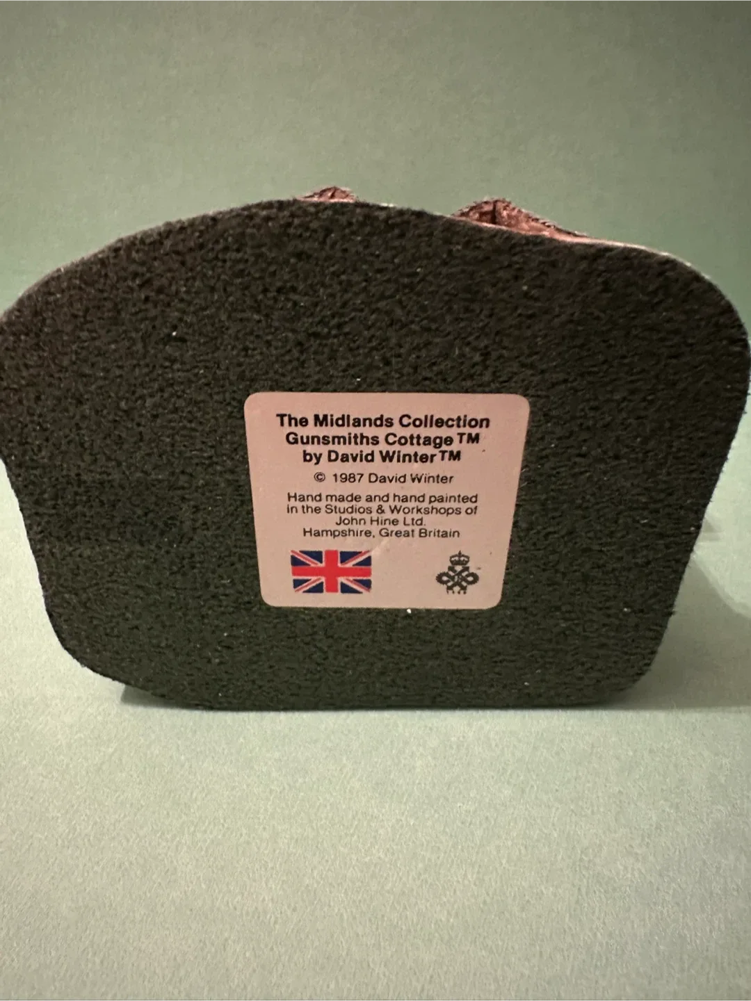 David Winter The Midlands Collection Gunsmiths Cottage image indicator(3)