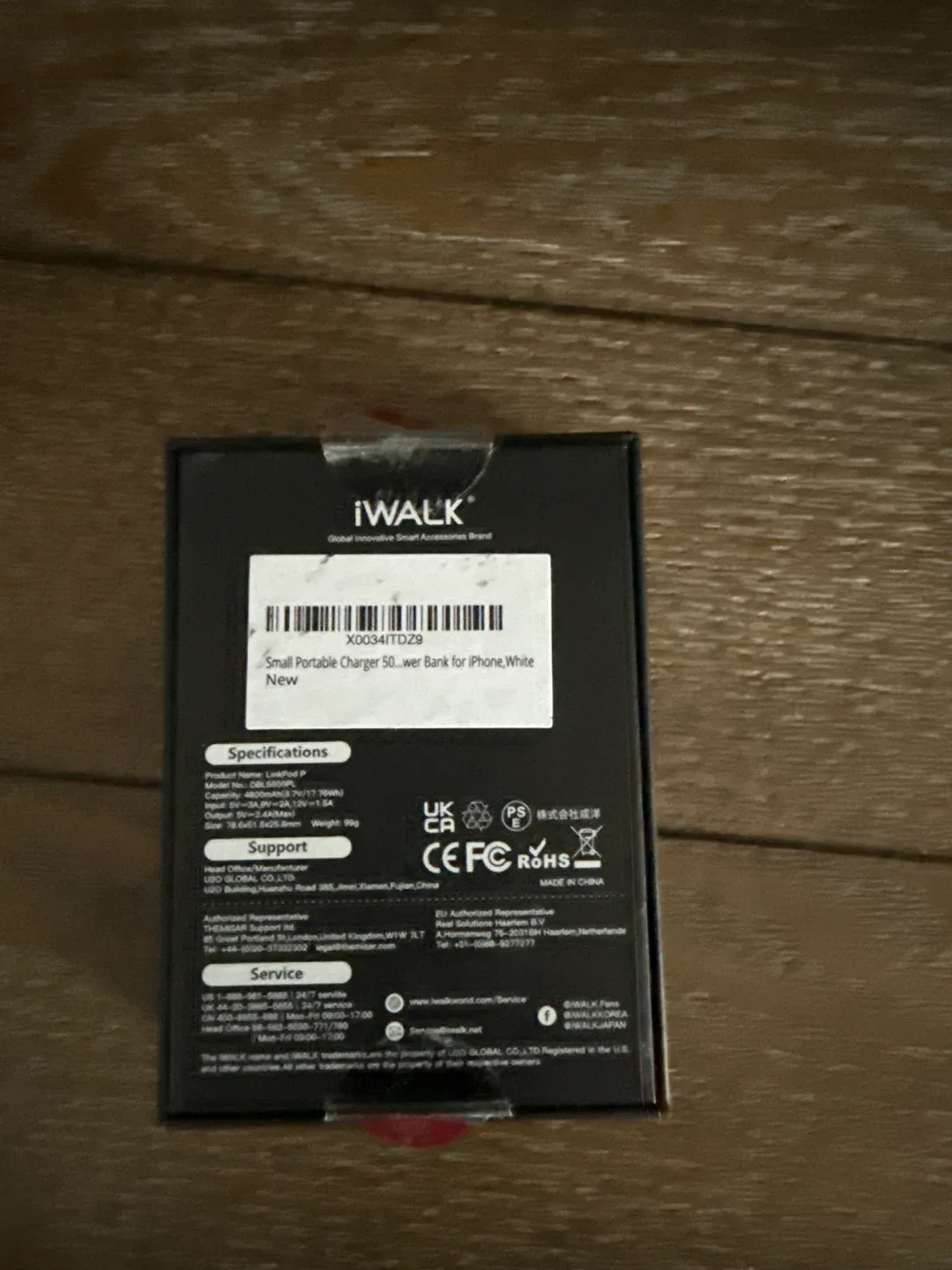 New iWalk Small Portable Charger for iPhone White image indicator(2)