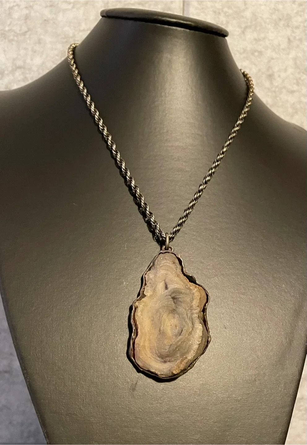 Druzy Quartz pendant necklace thumbnail