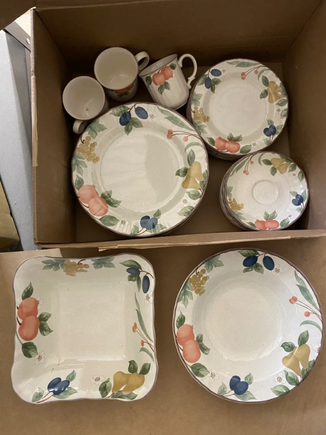 Mikasa Country Classics Fruit Panorama Dinnerware Set