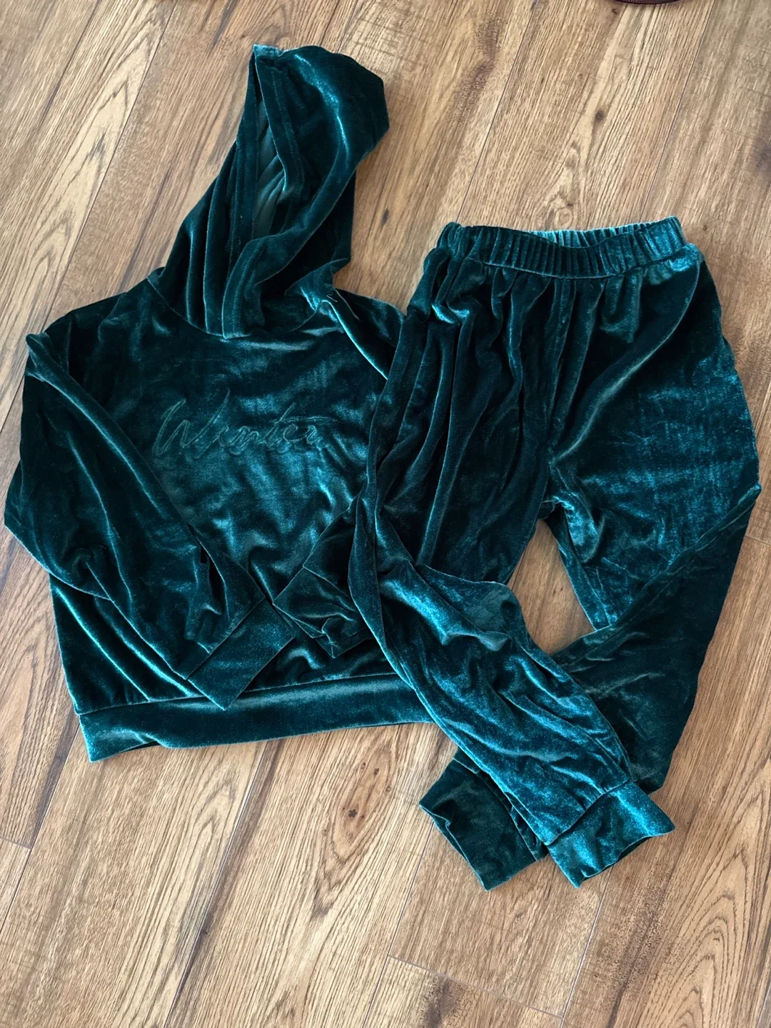 Kids Green Velvet Tracksuit thumbnail