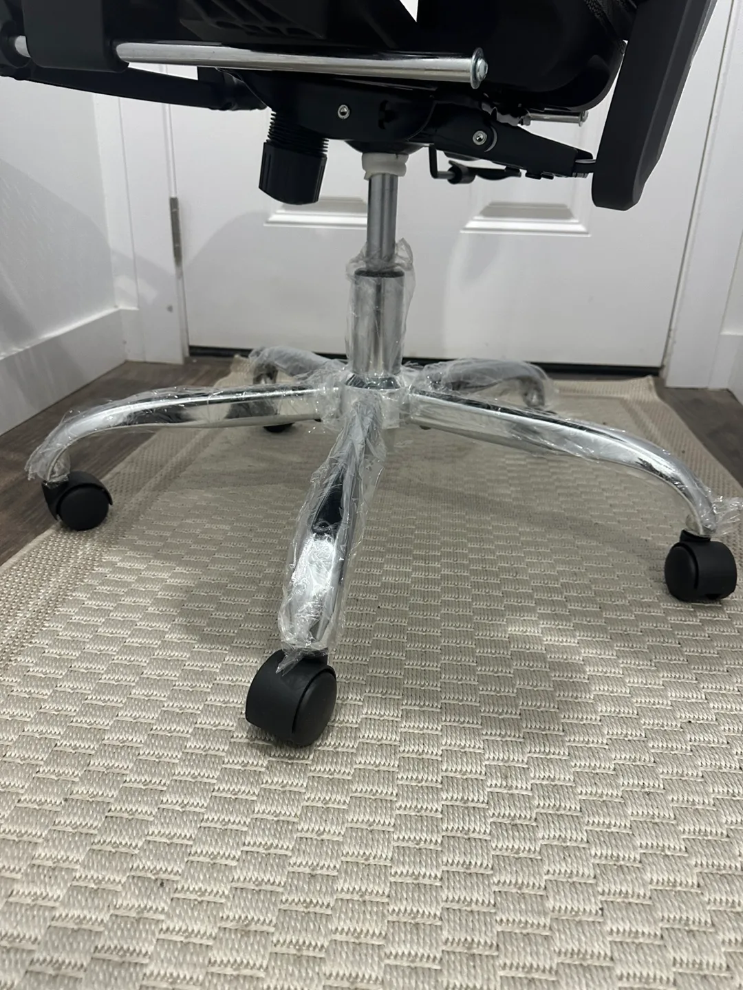 Brand New DFLIVE Ergonomic Office Chair – Adjustable image indicator(8)