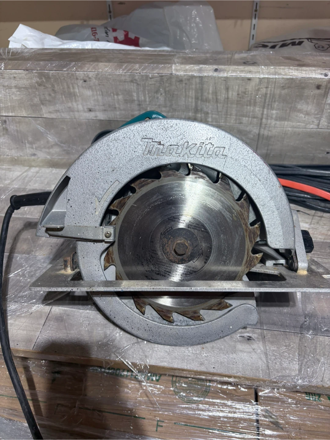 Makita 210mm Circular Saw 5008NB