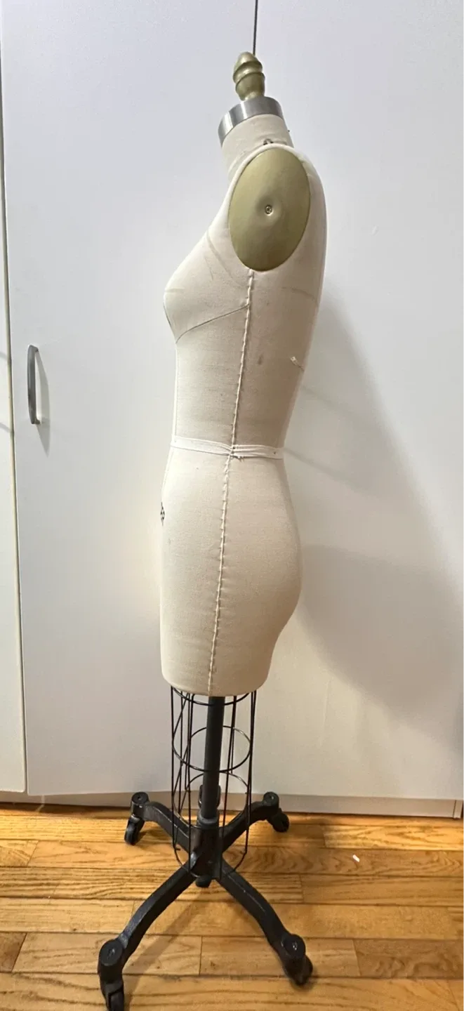Professional Dress Form Mannequin Size 2 image indicator(6)