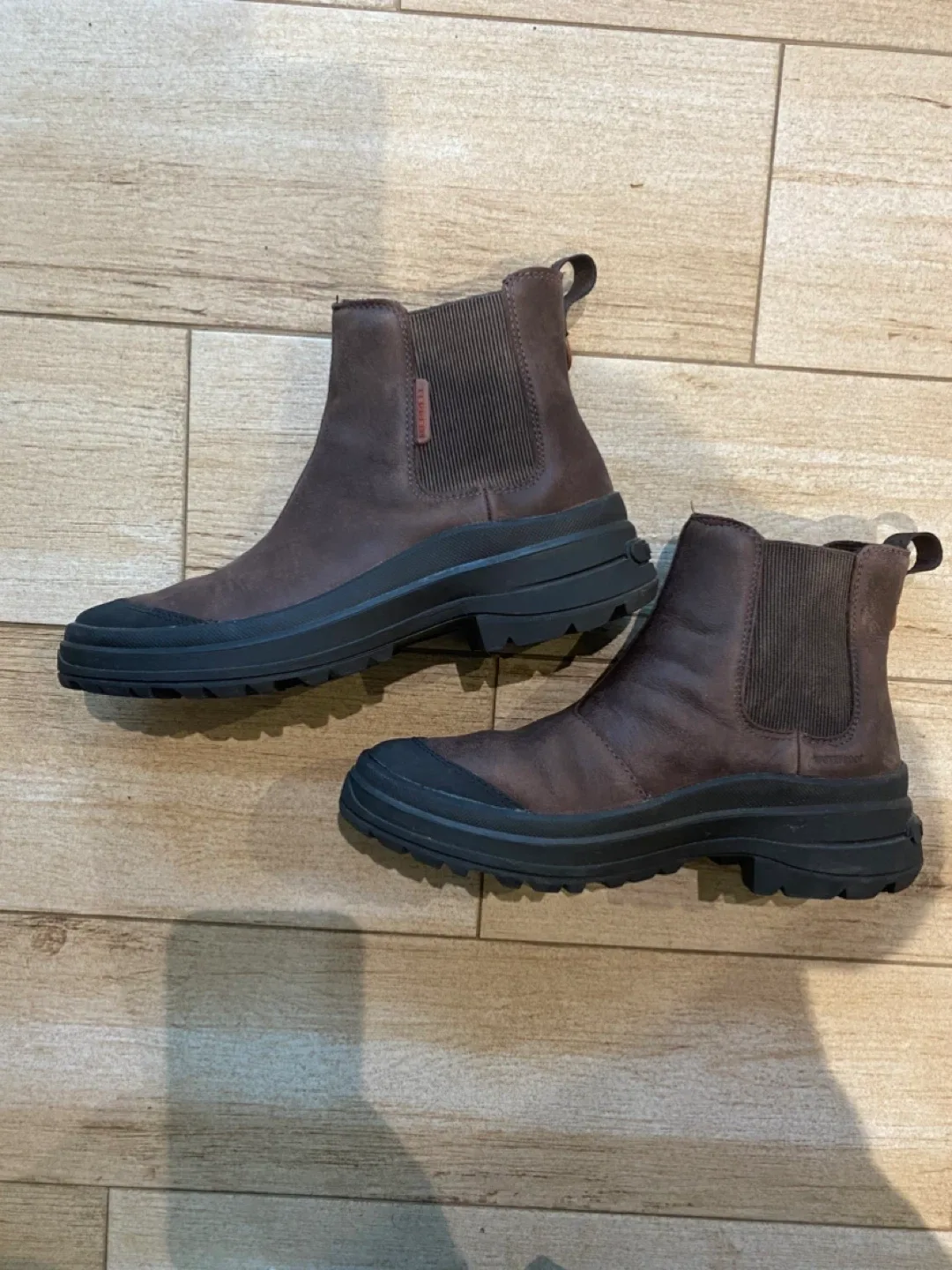 Merrell Brown Leather Chelsea Boots - Women's Size 7.5 image indicator(2)