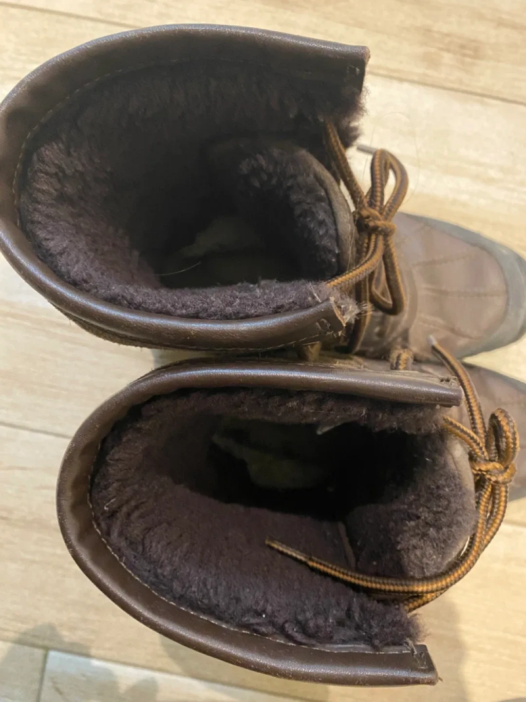 UGG adirondack Winter Boots - Size 7 image indicator(4)