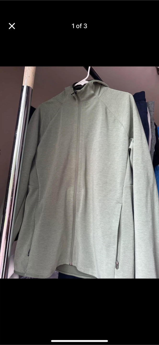 Lululemon Men's Hoodie Green large