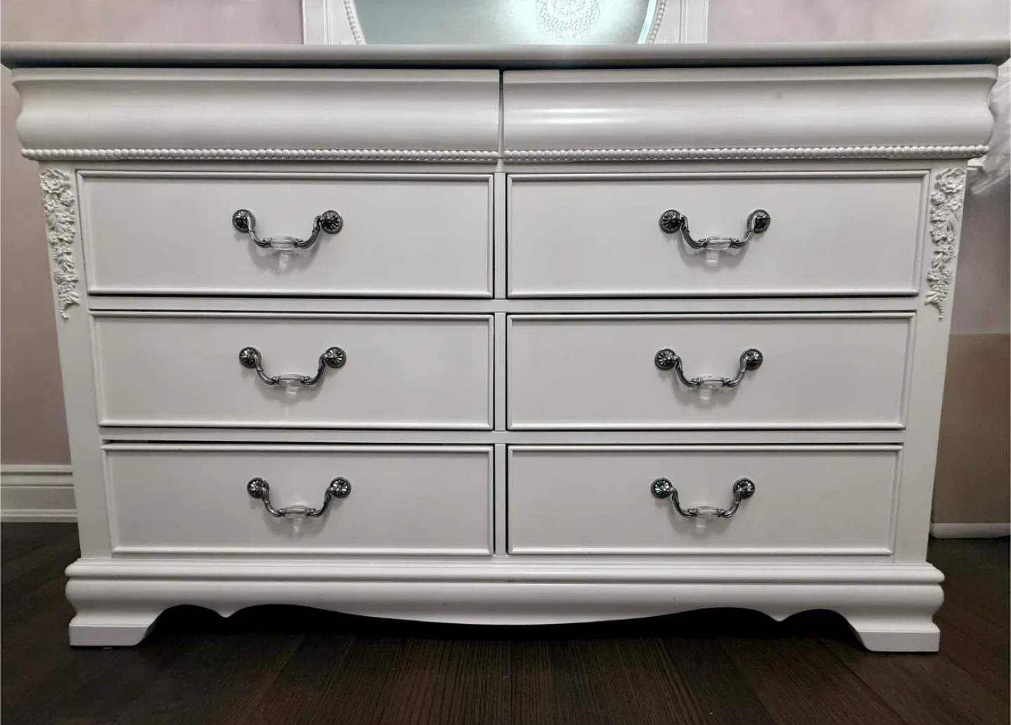 White glam dresser with mirror image indicator(3)
