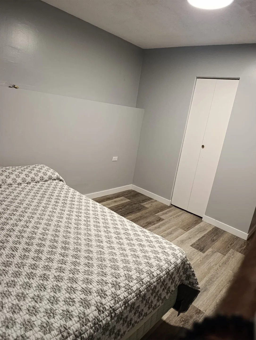 Room for rent image indicator(3)