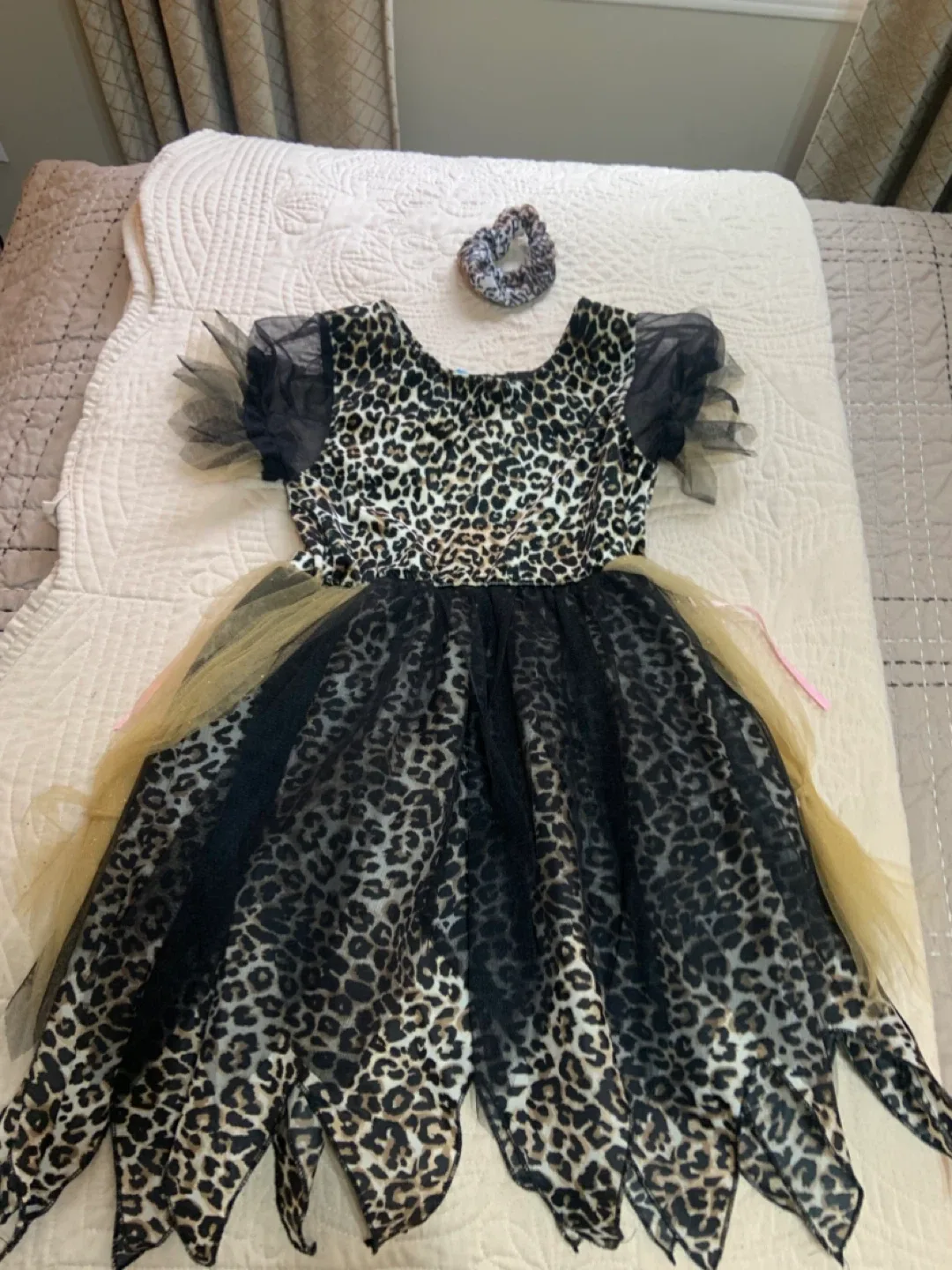 Girl’s Halloween Costume ! Witchy tiger 3T-4T ! image indicator(7)