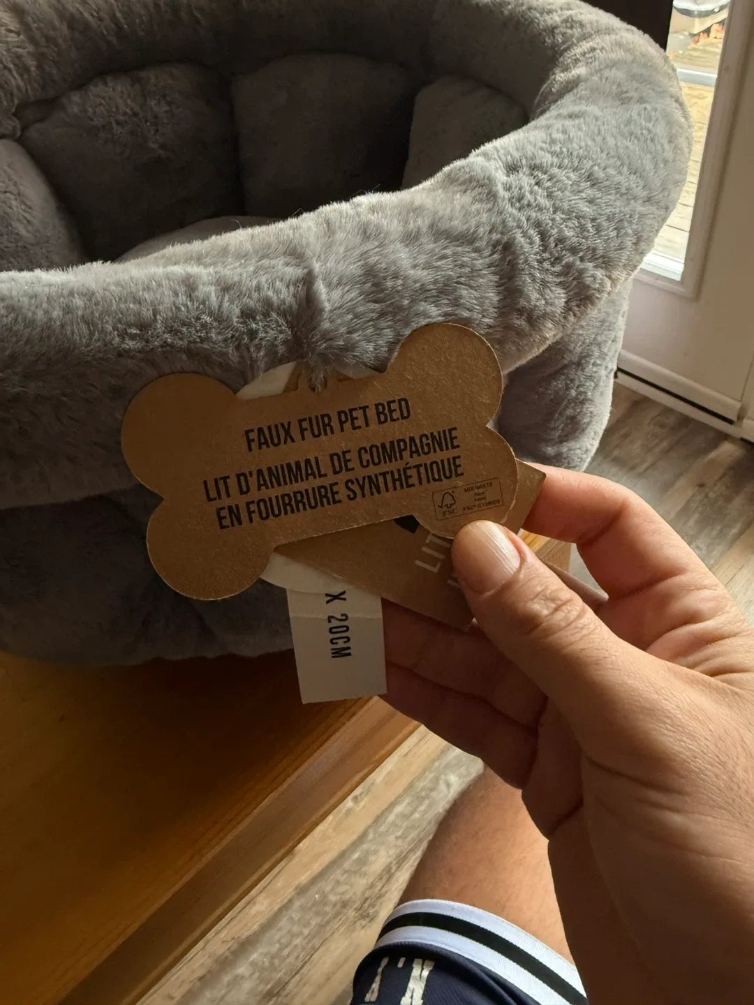 Brand New Gray Faux Fur Pet Bed – Never Used image indicator(2)