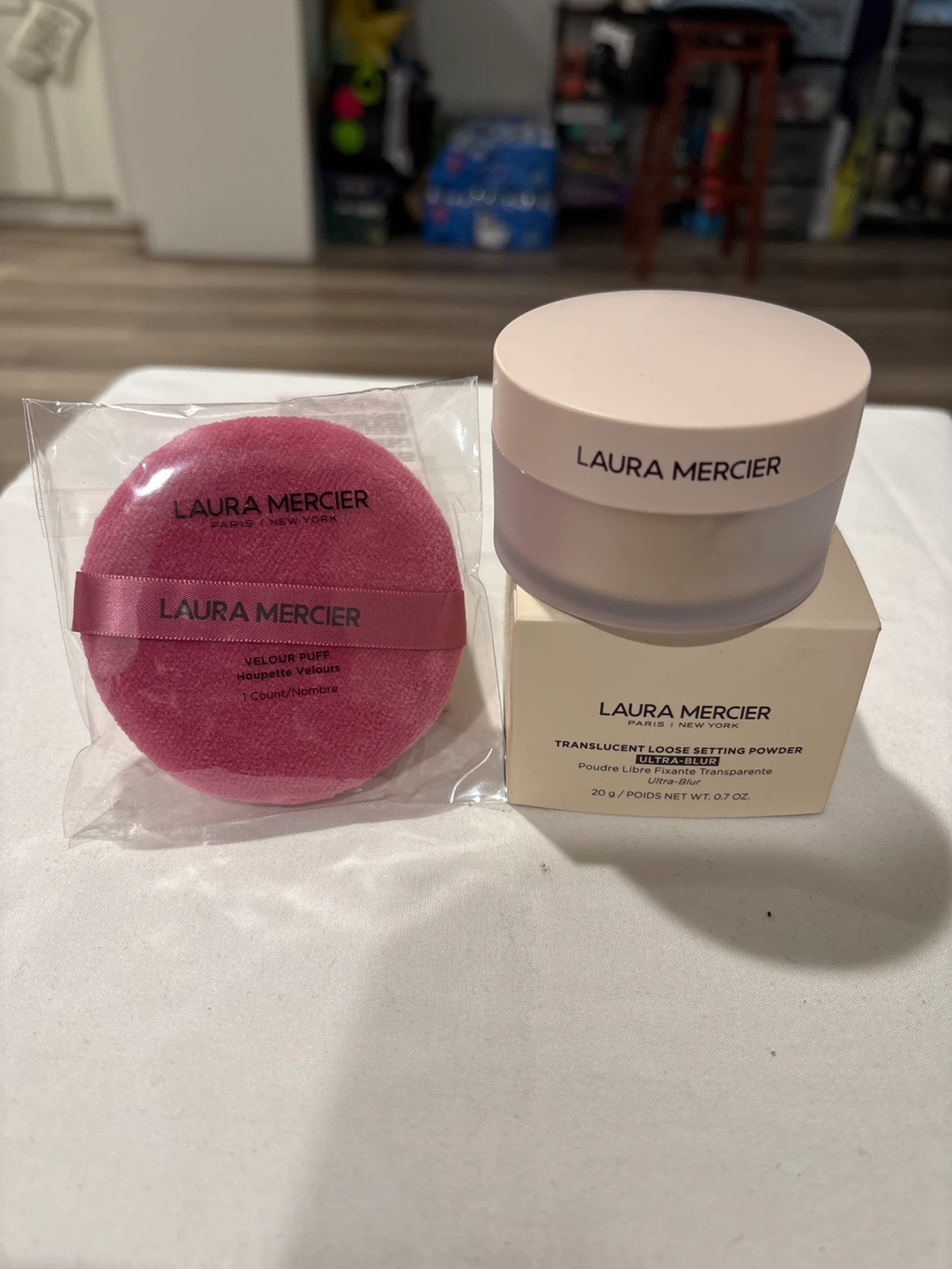Laura Mercier Translucent Loose Setting Powder + Puff