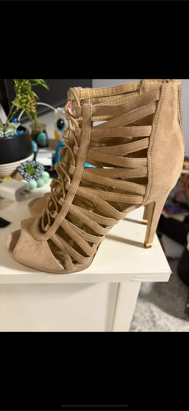 Michael Kors Heels - Size 7 image indicator(2)