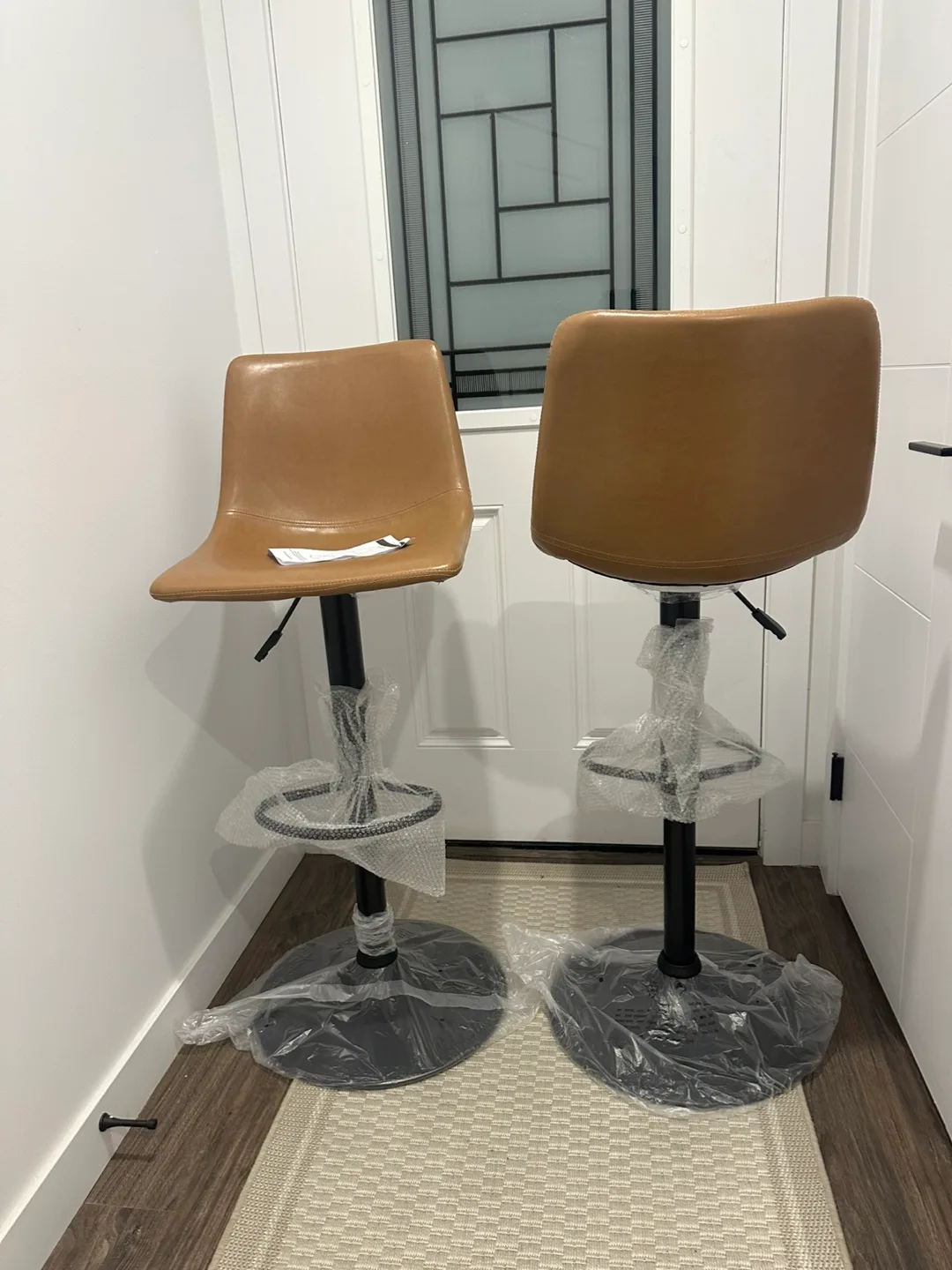 Brand New Set of 2 Modern Swivel Bar Stools, Adjustable! image indicator(2)