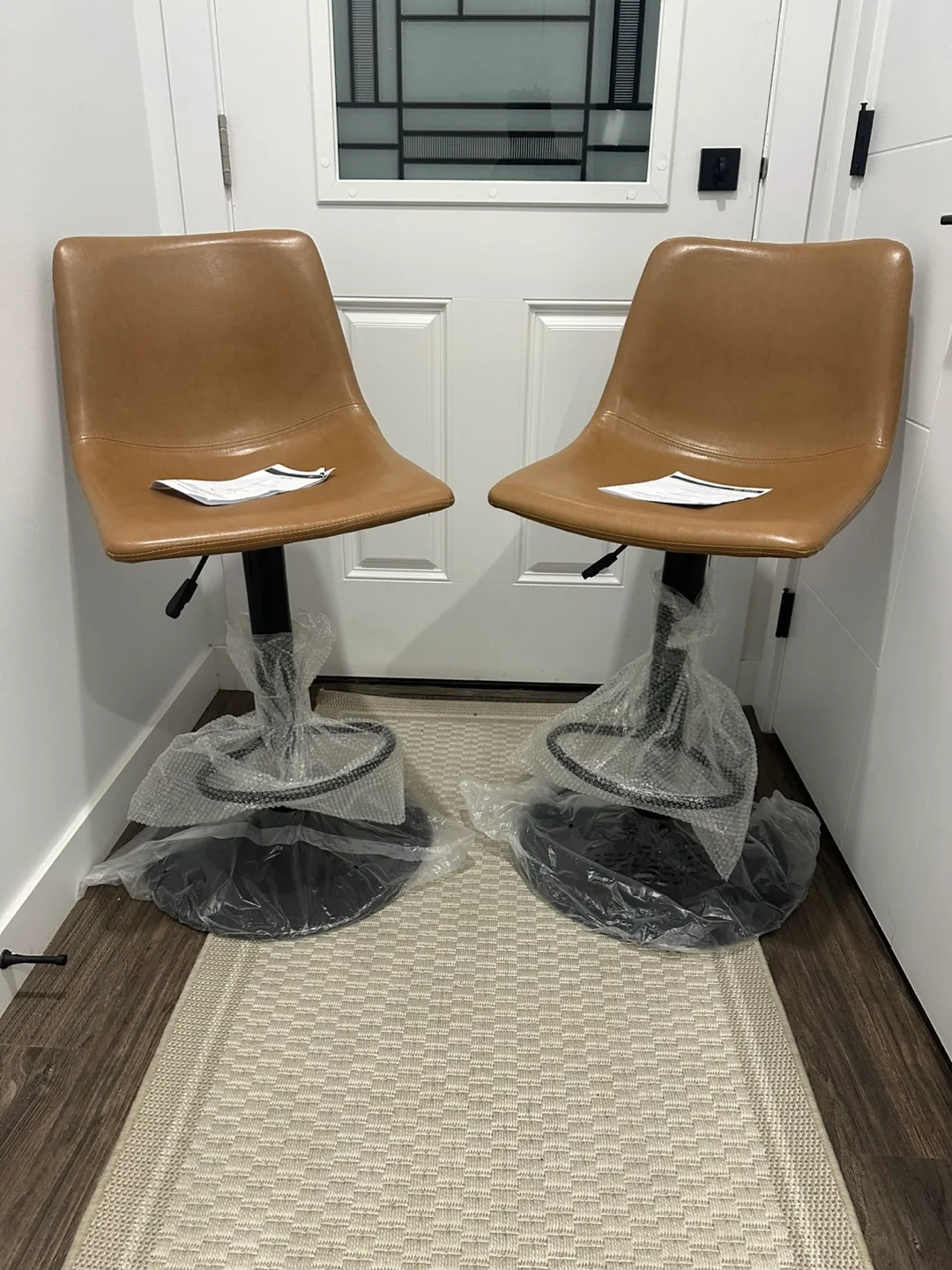 Brand New Set of 2 Modern Swivel Bar Stools, Adjustable! image indicator(3)