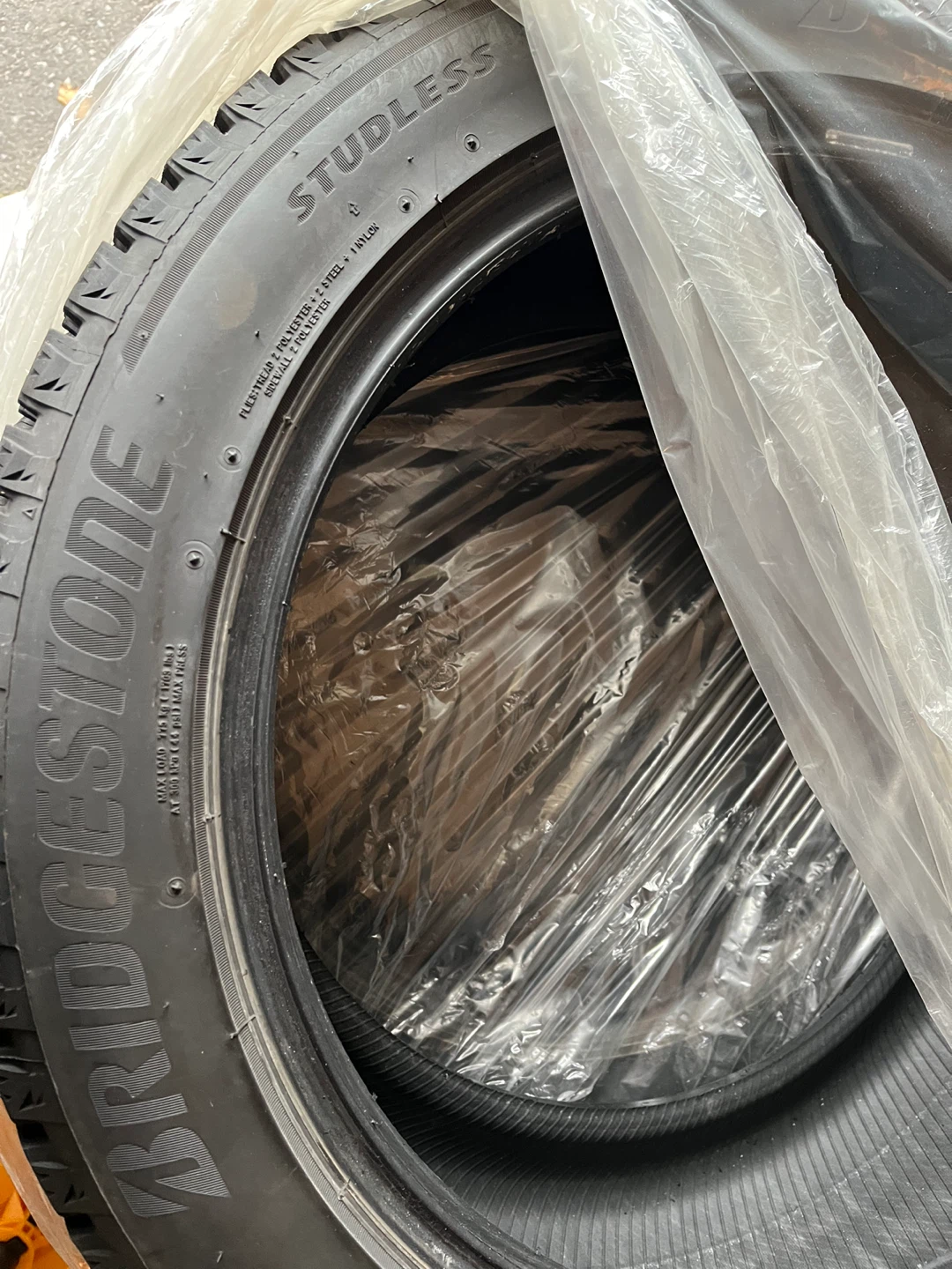 Bridgestone Blizzak WS90 235/50R19 Winter Tires - photo 4