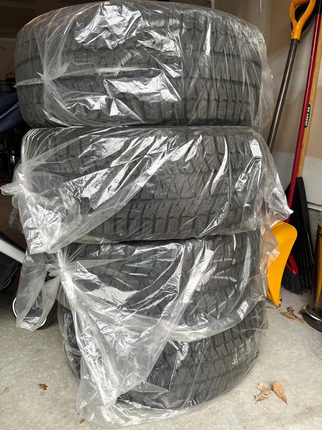 Bridgestone Blizzak WS90 235/50R19 Winter Tires - photo 2