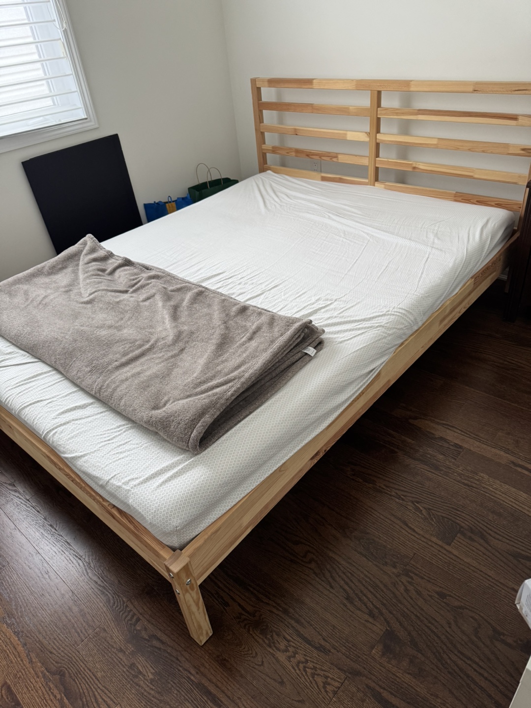Ikea Bed Frame + Mattress - Queen - photo 2