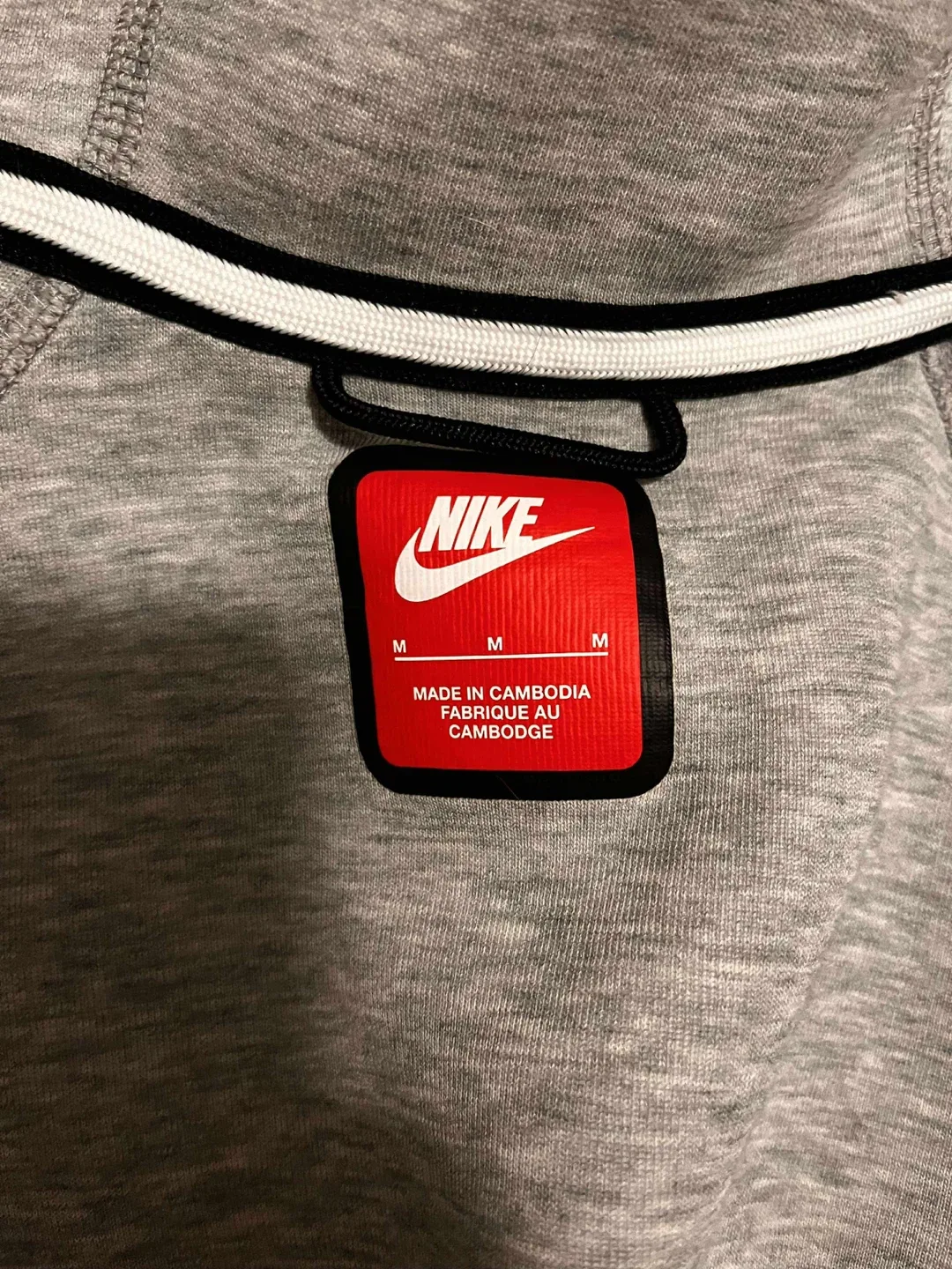 Nike Tech Fleece Hoodie - Size M image indicator(2)