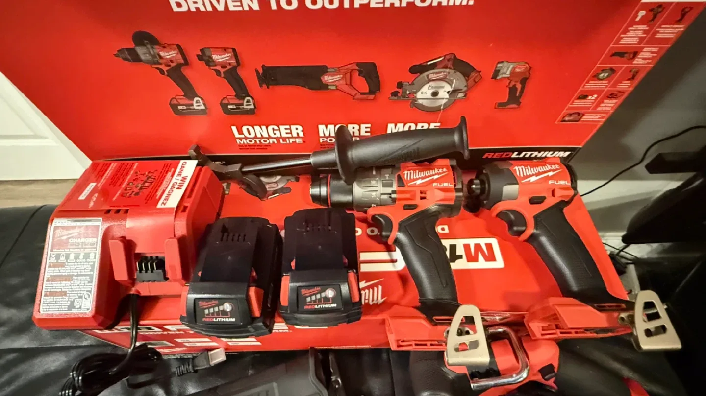 Milwaukee M18 FUEL Cordless Combo Tool Kit image indicator(3)