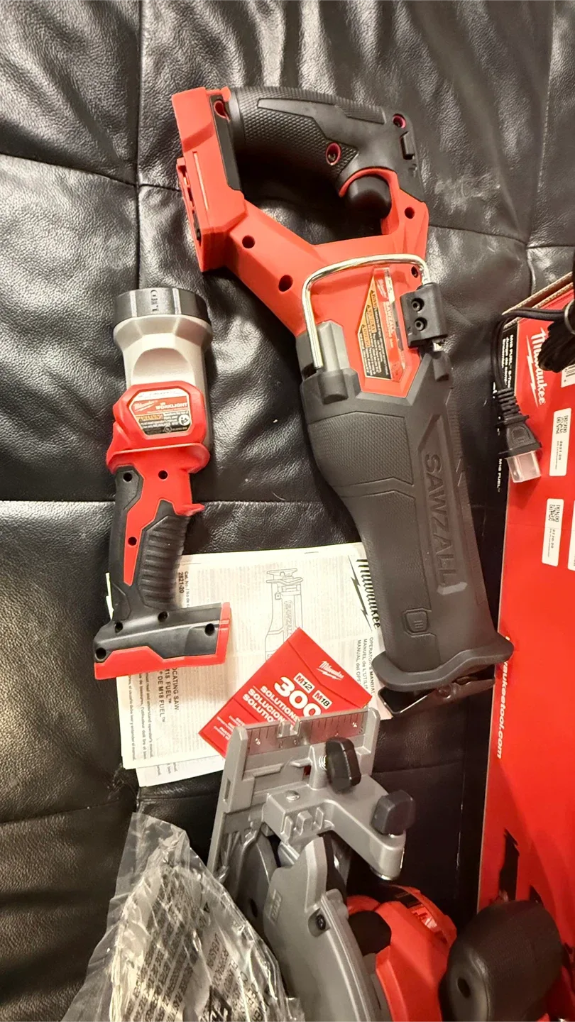 Milwaukee M18 FUEL Cordless Combo Tool Kit image indicator(5)