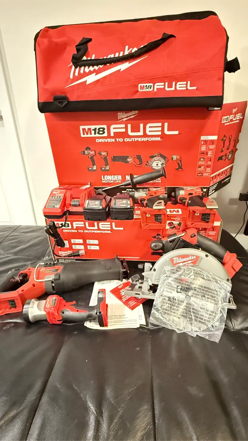 Milwaukee M18 FUEL Cordless Combo Tool Kit image indicator(2)