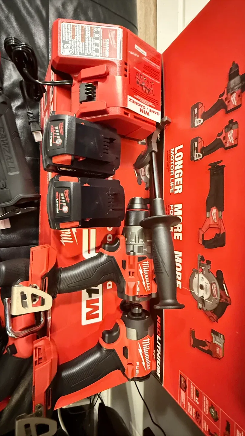 Milwaukee M18 FUEL Cordless Combo Tool Kit image indicator(6)