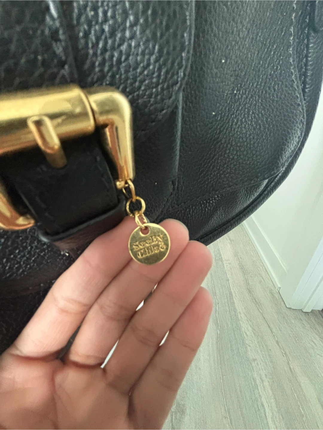 See By Chloé Black Leather Shoulder Bag - photo 2