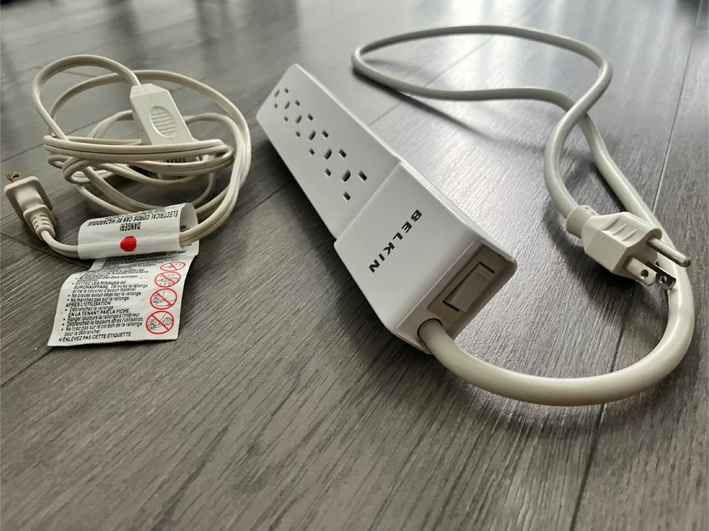 Belkin 6-Outlet Power Strip & another image indicator(2)