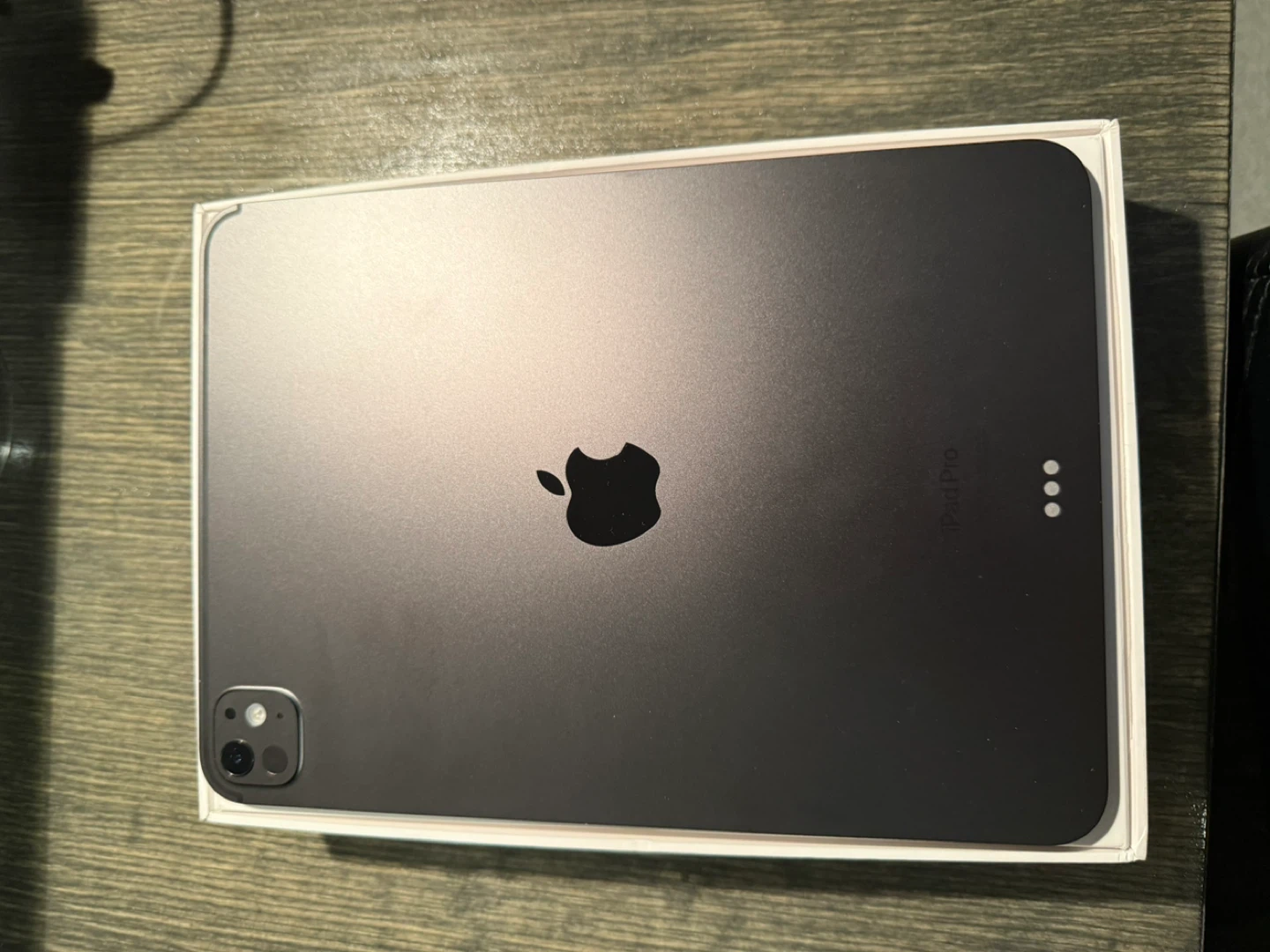 iPad Pro 11-inch (M4) Wi-Fi 512GB w Magic KB - Used - Like New! - photo 3