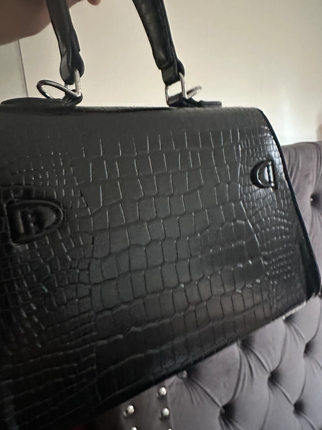 Black Crocodile-style Handbag - photo 3